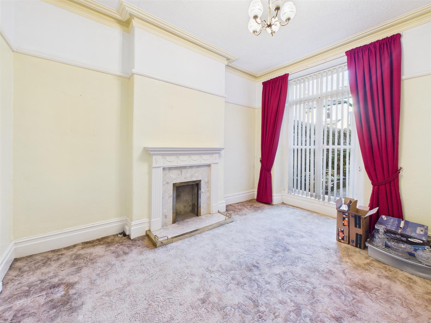 8 The Grove, Lancaster LA1 3AL